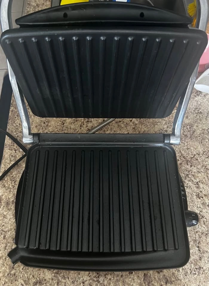 Hamilton Beach Indoor Grill & Panini Press - photo 2