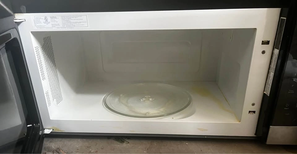 Whirlpool Over-the-Range Microwave - photo 2
