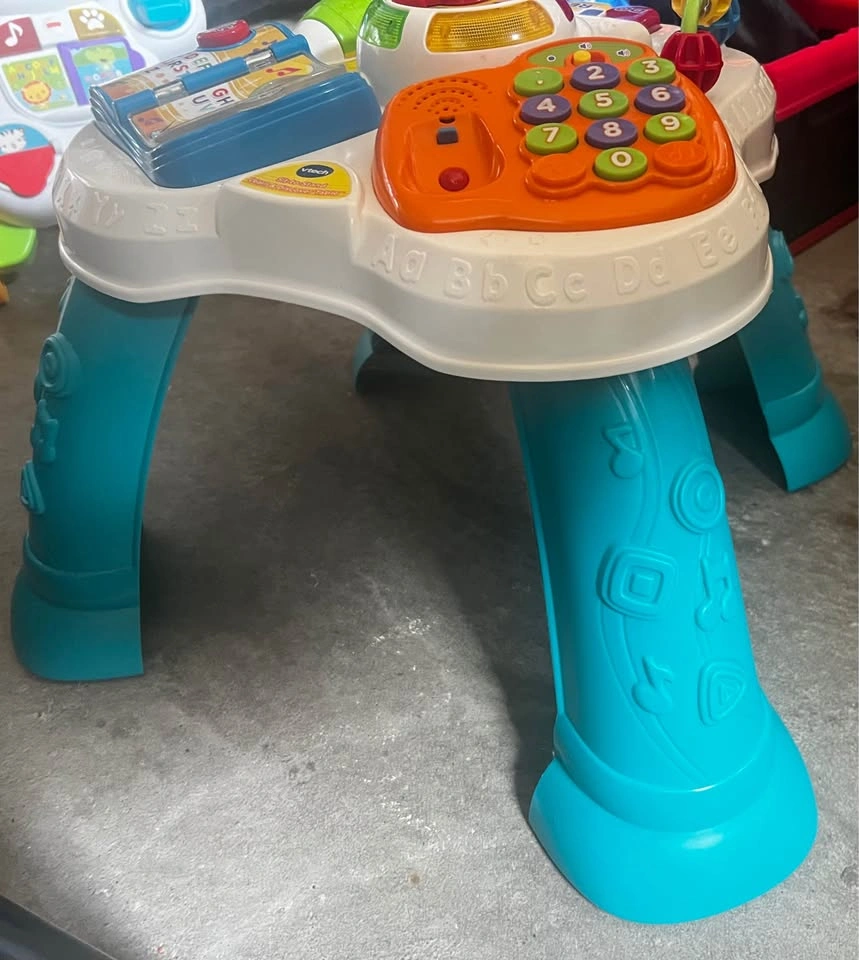 VTech Sit-to-Stand Learn & Discover Table - photo 2