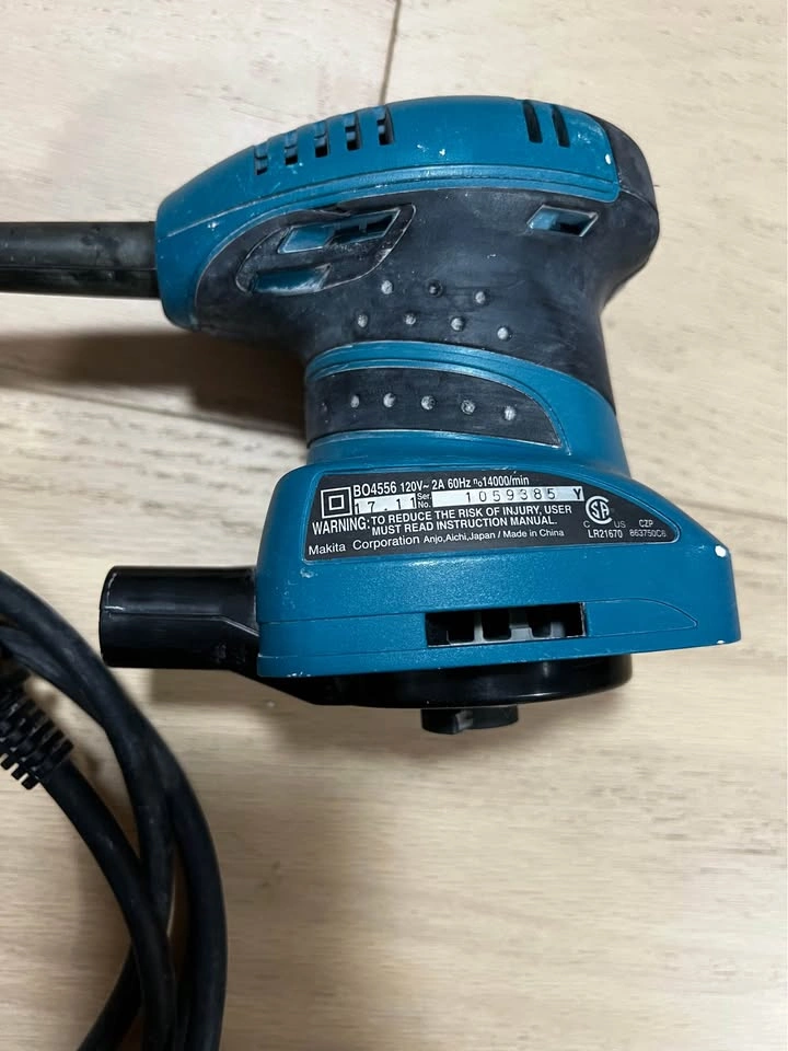 Corded Makita finishing sander - photo 3