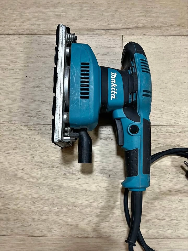 Makita finishing sander