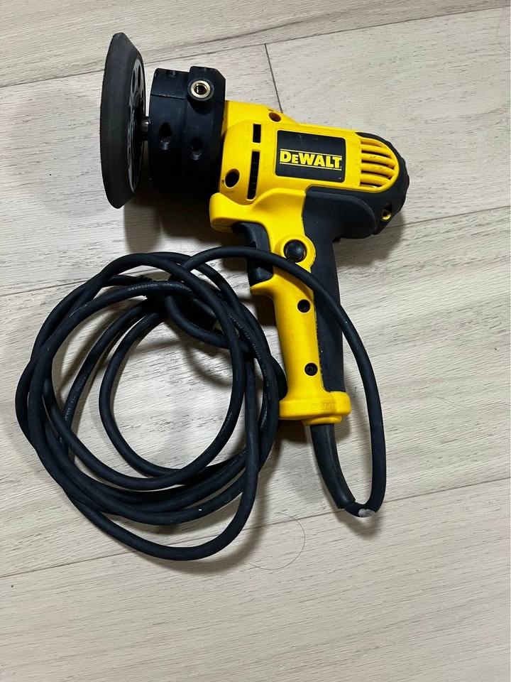 Corded DeWalt sander - photo 2