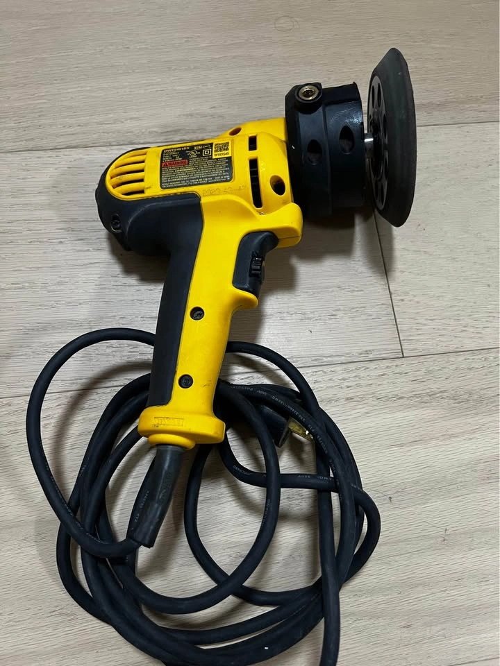 Corded DeWalt sander - photo 3