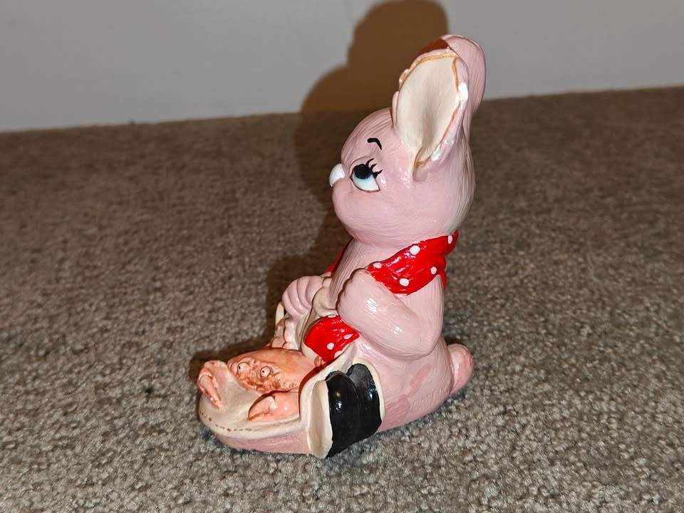 Vintage Lady Easter Bunny Ceramic Figurine with Crab - photo 4