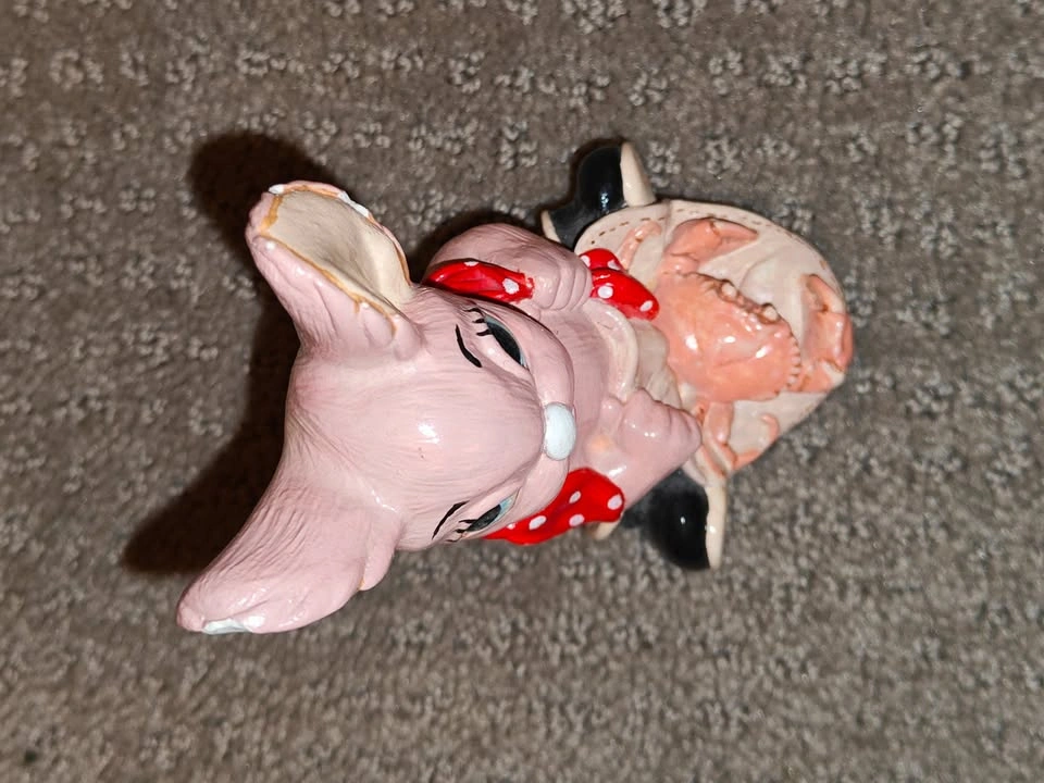 Vintage Lady Easter Bunny Ceramic Figurine with Crab - photo 5