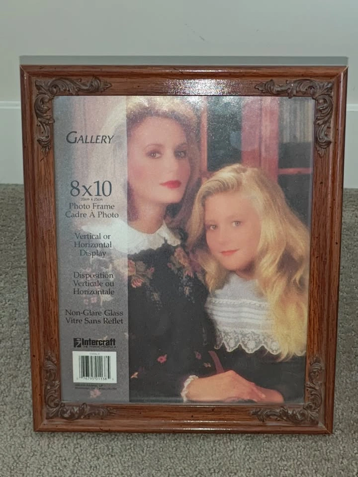 Pair of Vintage Intercraft 8x10 Wood Picture Photo Frames - photo 3