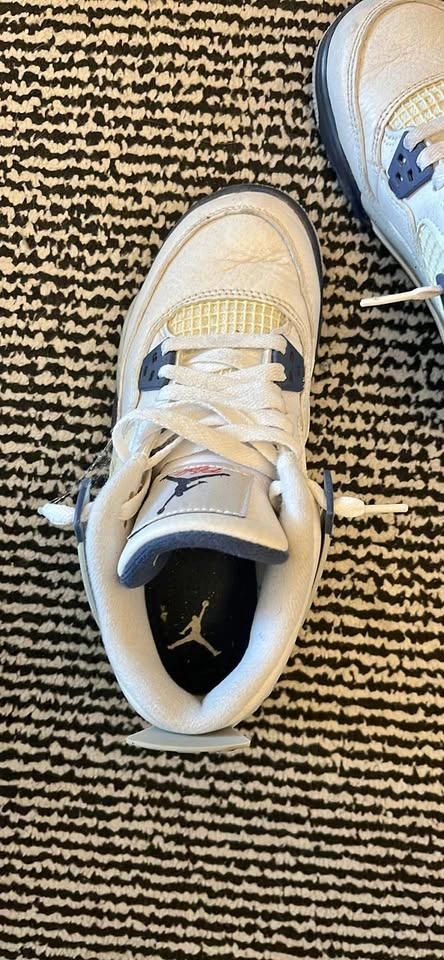 Air Jordan 4 Midnight Navy