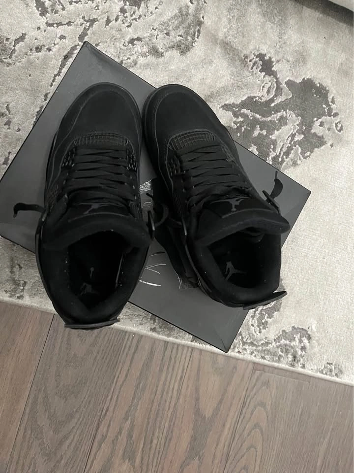 Jordan 4 Black Cats - Size 7 US COMES WITH BOX - photo 3