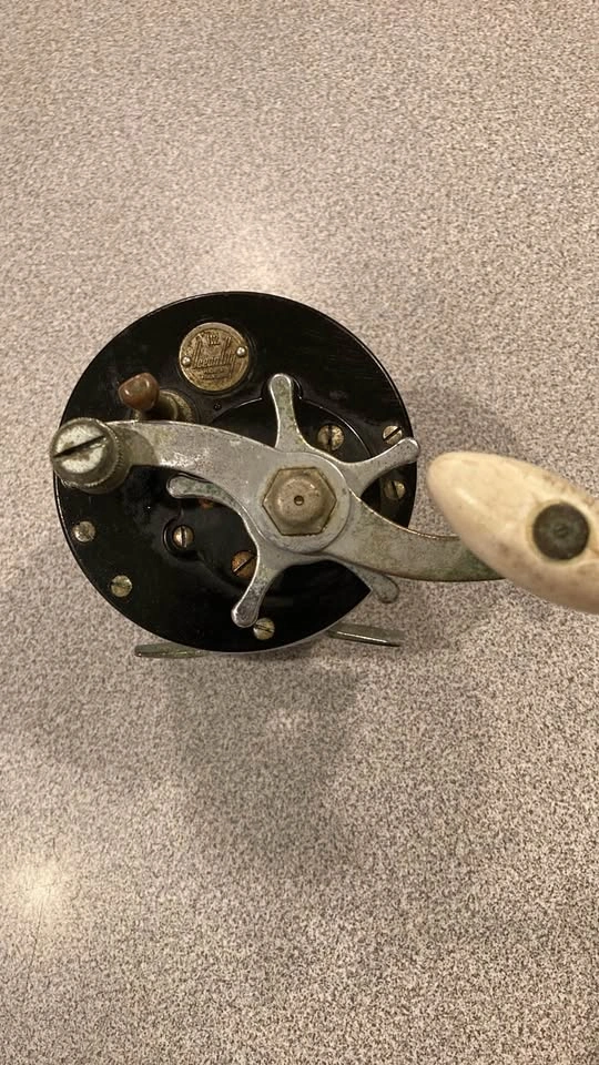 Vintage Ocean City 112 Fishing Reel - photo 2
