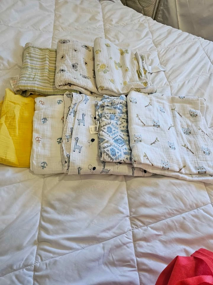 Baby Blanket and Swaddle Lot - photo 3