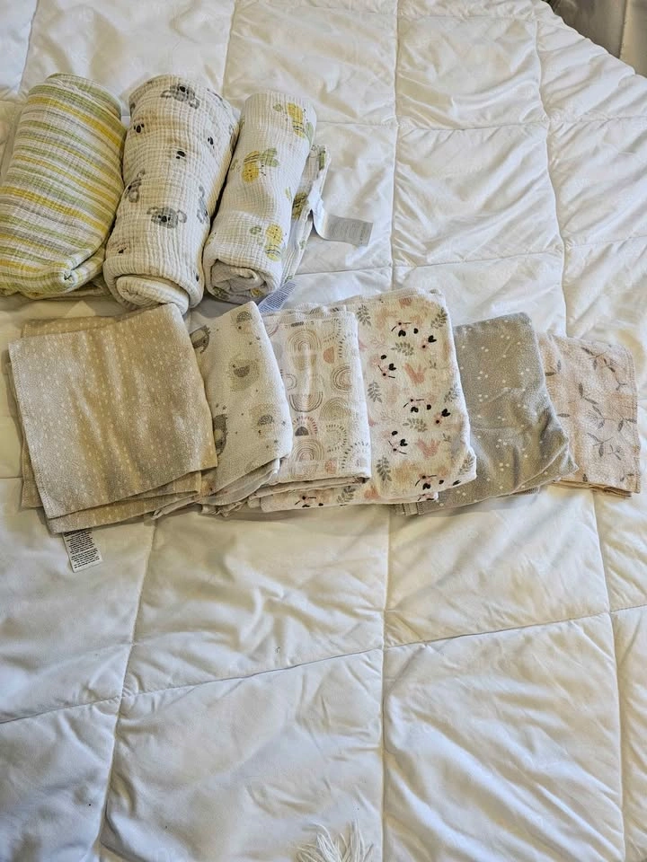 Baby Blanket and Swaddle Lot - photo 5