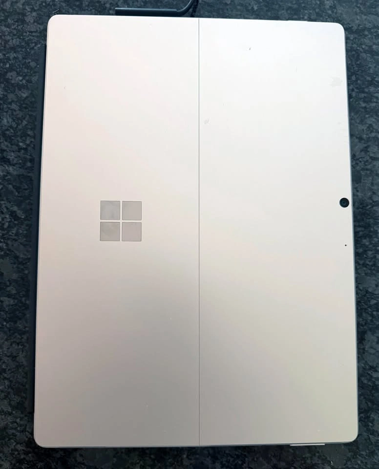 Microsoft Surface Pro 8 i7/32GB RAM/512GB SSD + Accessories - photo 3