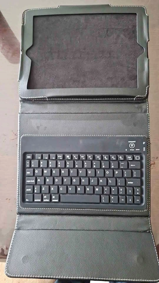 Universal Bluetooth Keyboard Tablet Case