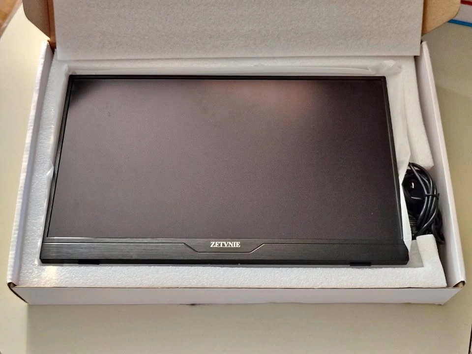 15.6" Full HD Touchscreen Portable Monitor