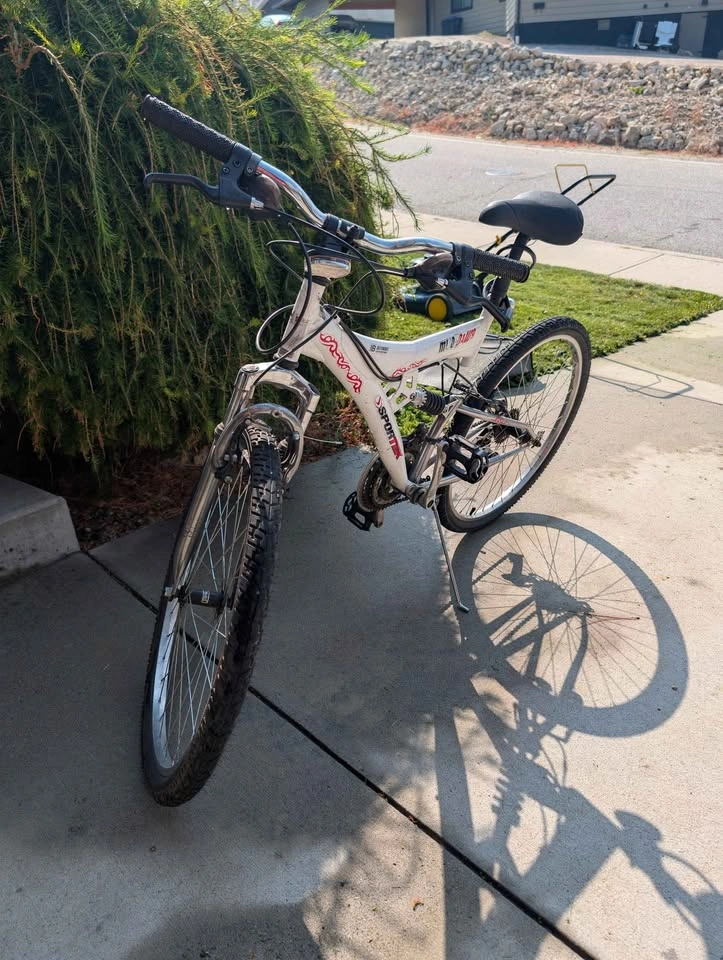Sportek Mud Dawg 18-Speed Mountain Bike - photo 3