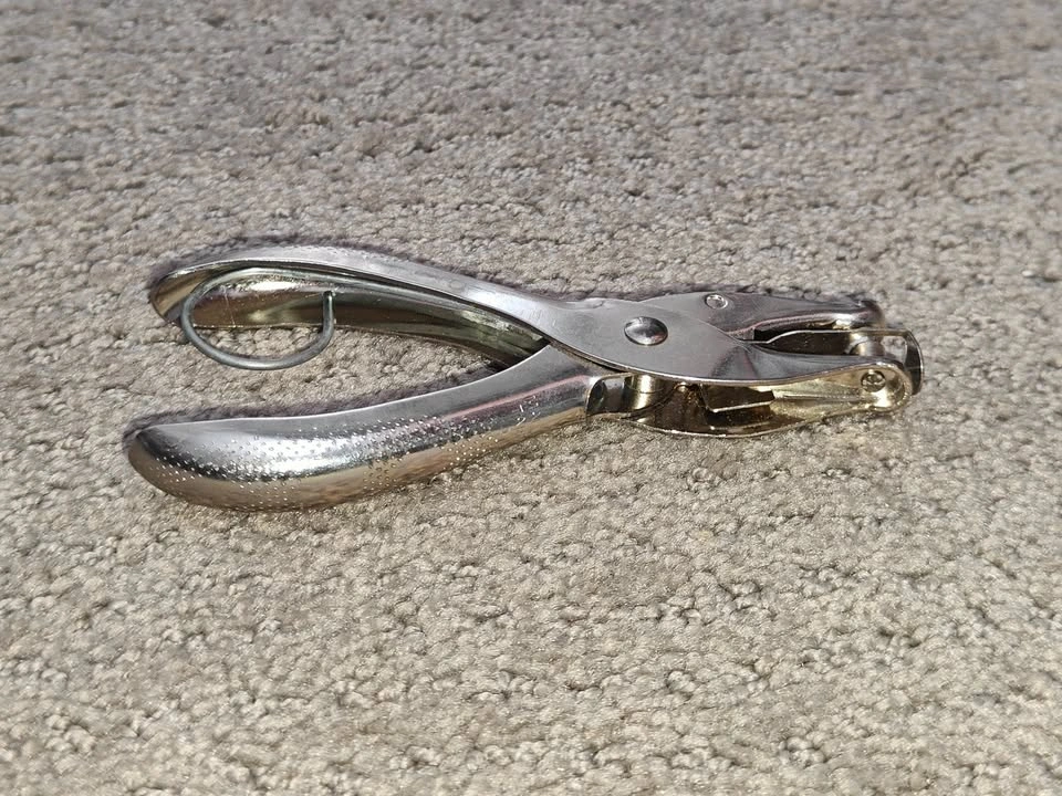 Vintage Heavy-Duty Single Hole Punch – Solid Metal - photo 5