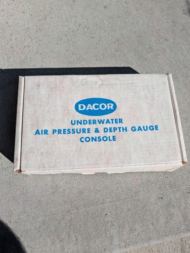Vintage Dacor Scuba Air Pressure Depth Gauge Console w/ Box - photo 3