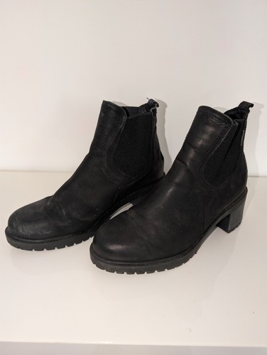 Bulle Women's Black Leather Chelsea Ankle Boots Lug Sole
