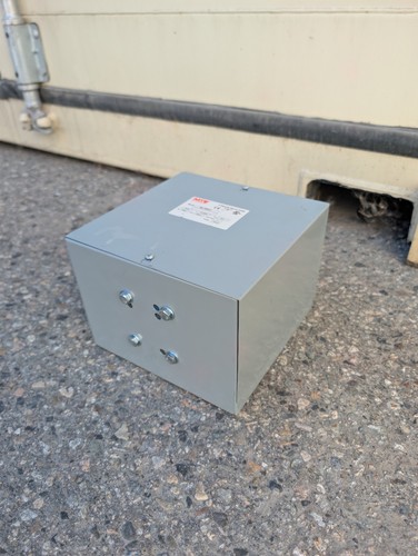 MTE RL-00812 3 Phase Line Load Reactor 8A 600VAC 3.0mH NEMA 1 - photo 2