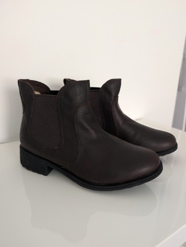 UGG Women’s Chelsea Boots Size 9 Brown Leather Shearling Lined - photo 2