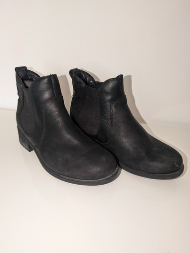 UGG Women's Black Leather Chelsea Ankle Boots Size 8 Pull On - photo 2