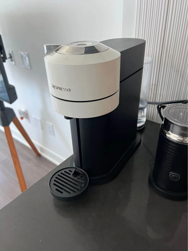 Coffee Machine: Vertuo Next White & FREE Aeroccino - photo 2