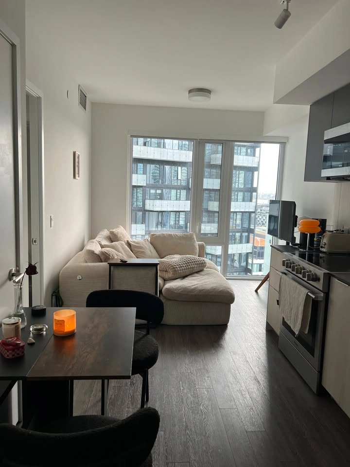1 Bed 1 Bath - Apartment - photo 3