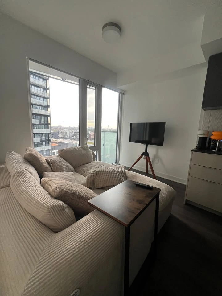 1 Bed 1 Bath - Apartment - photo 4