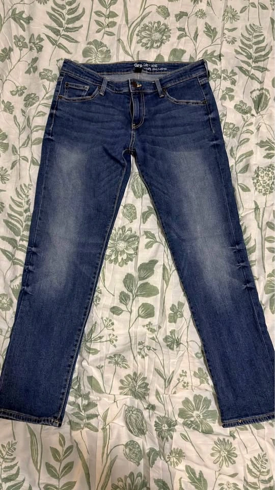 Gap Girlfriend Jeans size 4
