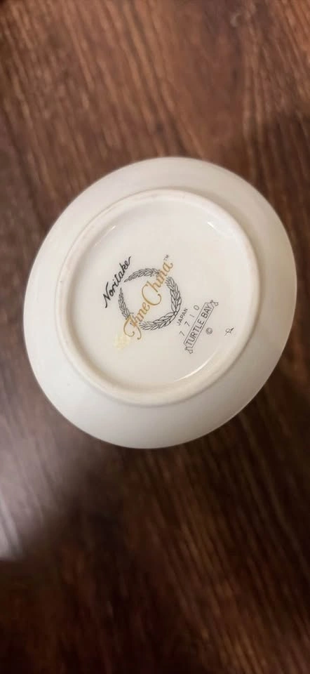 Noritake Turtle Bay Fine China Creamer Pitcher - photo 2