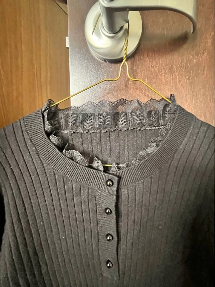 Black knit top from Korea Size: XS-S