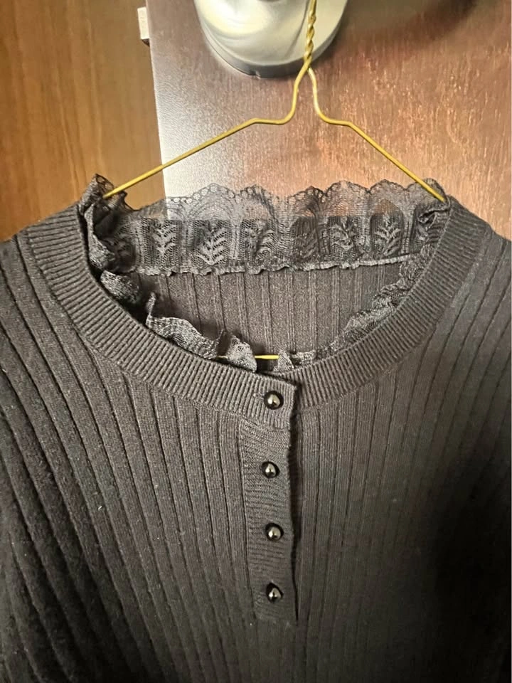Black knit top from Korea Size: XS-S - photo 4