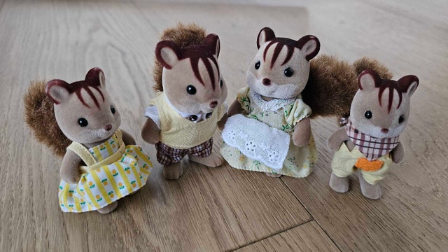 Sylvanian Families Walnut Squirrel Family