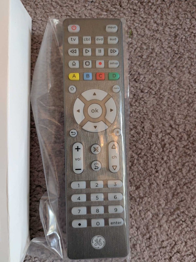 GE 4-Device Universal Remote Control - photo 3
