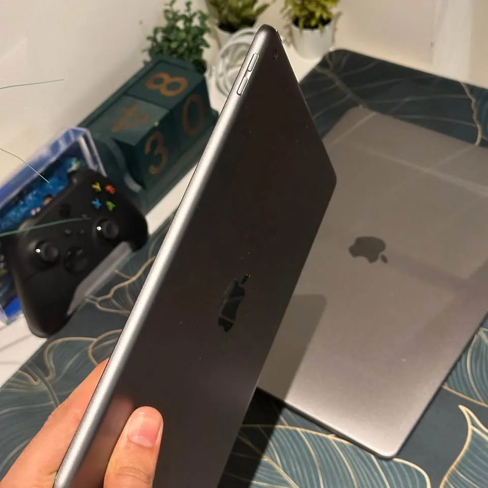 Apple - iPad (7th Gen) - 128 GB - Space Grey image indicator(2)