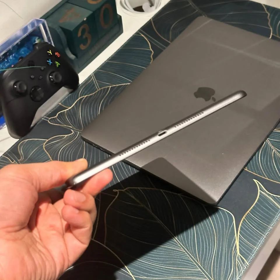 Apple - iPad (7th Gen) - 128 GB - Space Grey image indicator(5)