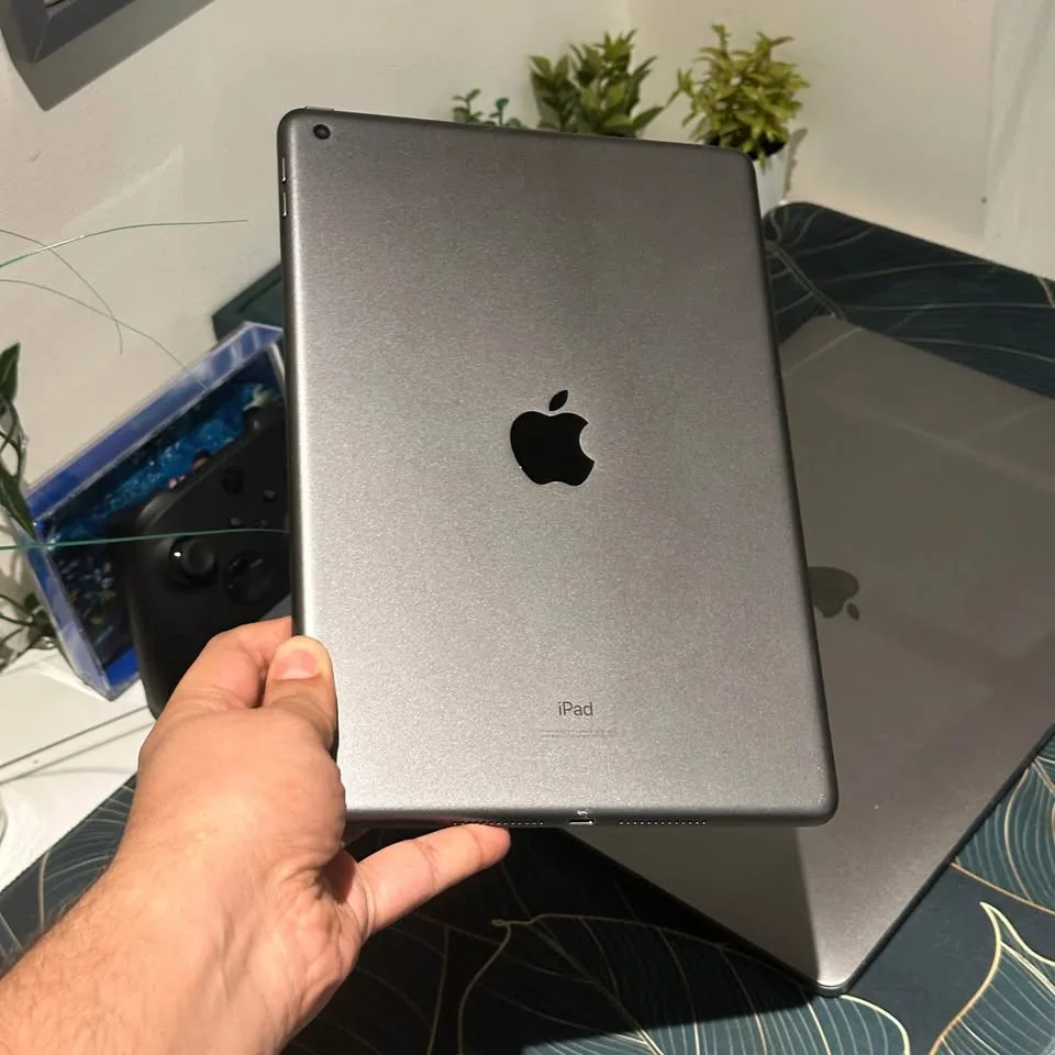 Apple - iPad (7th Gen) - 128 GB - Space Grey image indicator(7)