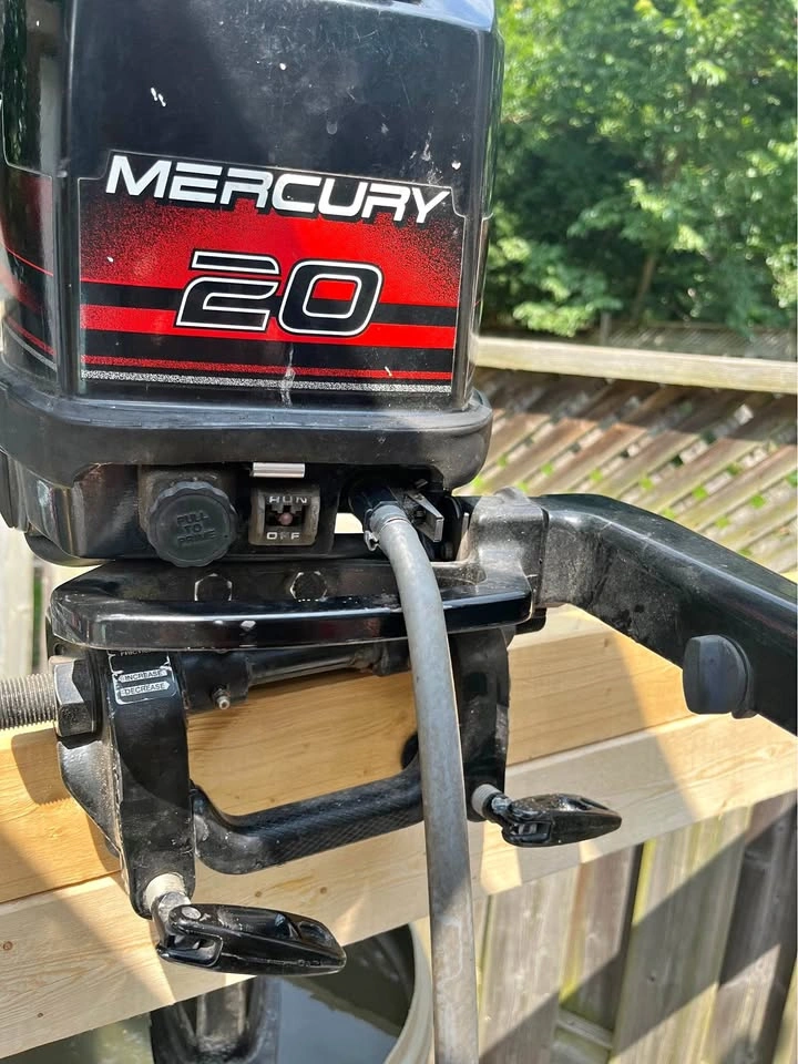 Mercury 20 HP Outboard Motor