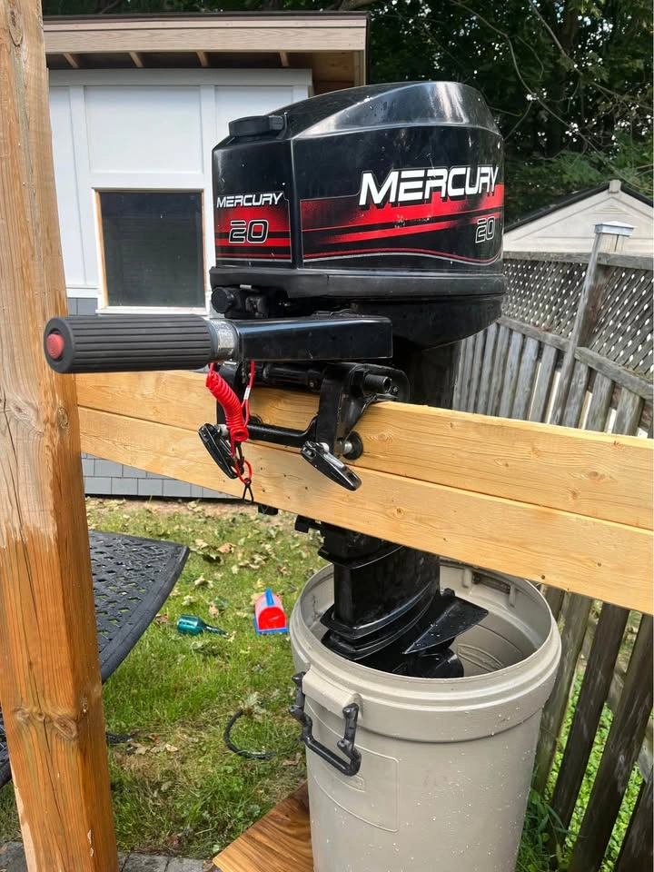 Mercury 20 HP Outboard Motor - photo 3