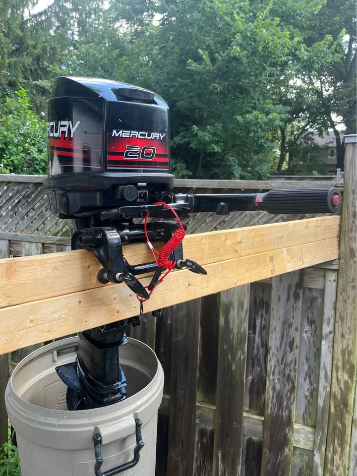 Mercury 20 HP Outboard Motor - photo 4