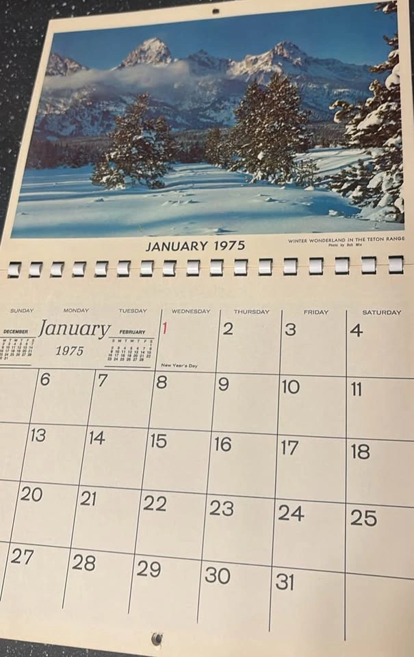 Vintage 1975 Yellowstone and Grand Teton National Parks Calendar - photo 4