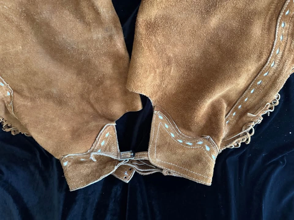 Vintage Brown Suede Leather Western Riding Chaps with Fringe - photo 3