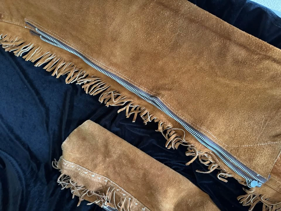 Vintage Brown Suede Leather Western Riding Chaps with Fringe - photo 4