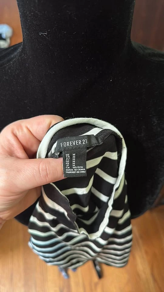 Forever 21 Open Shoulder Longsleeve Crop top - photo 5