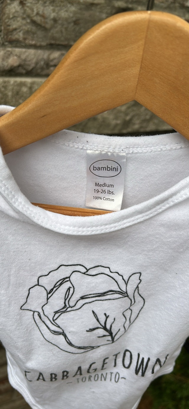 Cabbagetown Toronto White Cotton Onesie - 6M - photo 3
