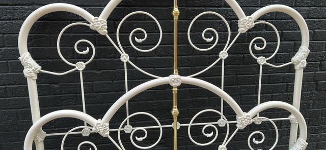 Elliott’s Designs White & Gold Wrought Iron Queen Bedframe - photo 5