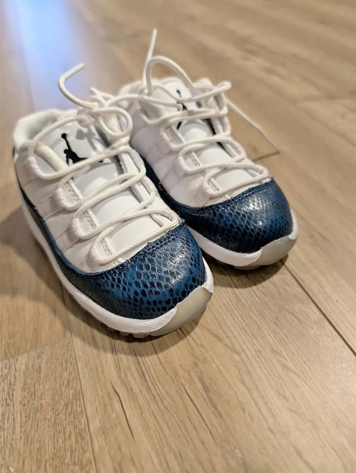 Air Jordan 11 Retro Low Toddler Shoes (8C)