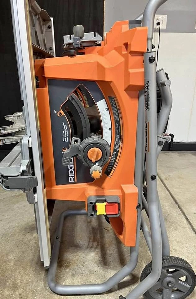 Ridgid Jobsite Table Saw with Rolling Stand -no fence or guard