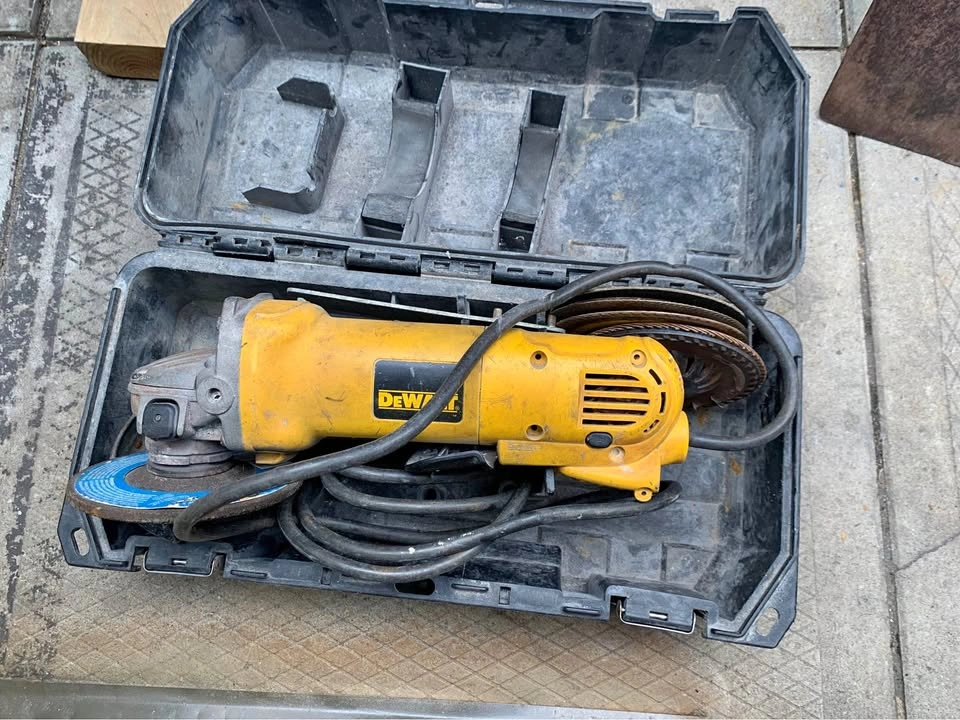 DeWalt Angle Grinder w/ Case