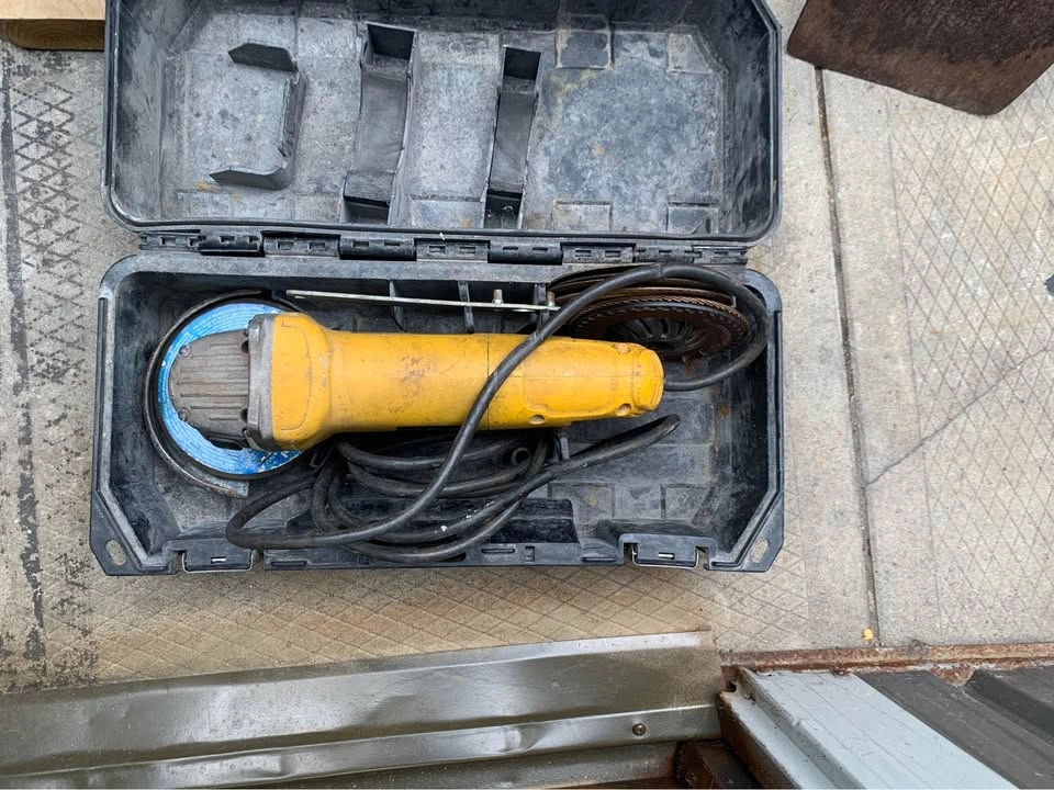 DeWalt Angle Grinder w/ Case - photo 2